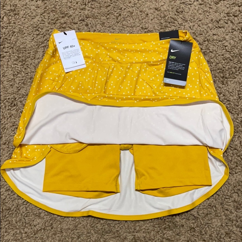 Nike Women’s Golf Skirt - Picture 2 of 8